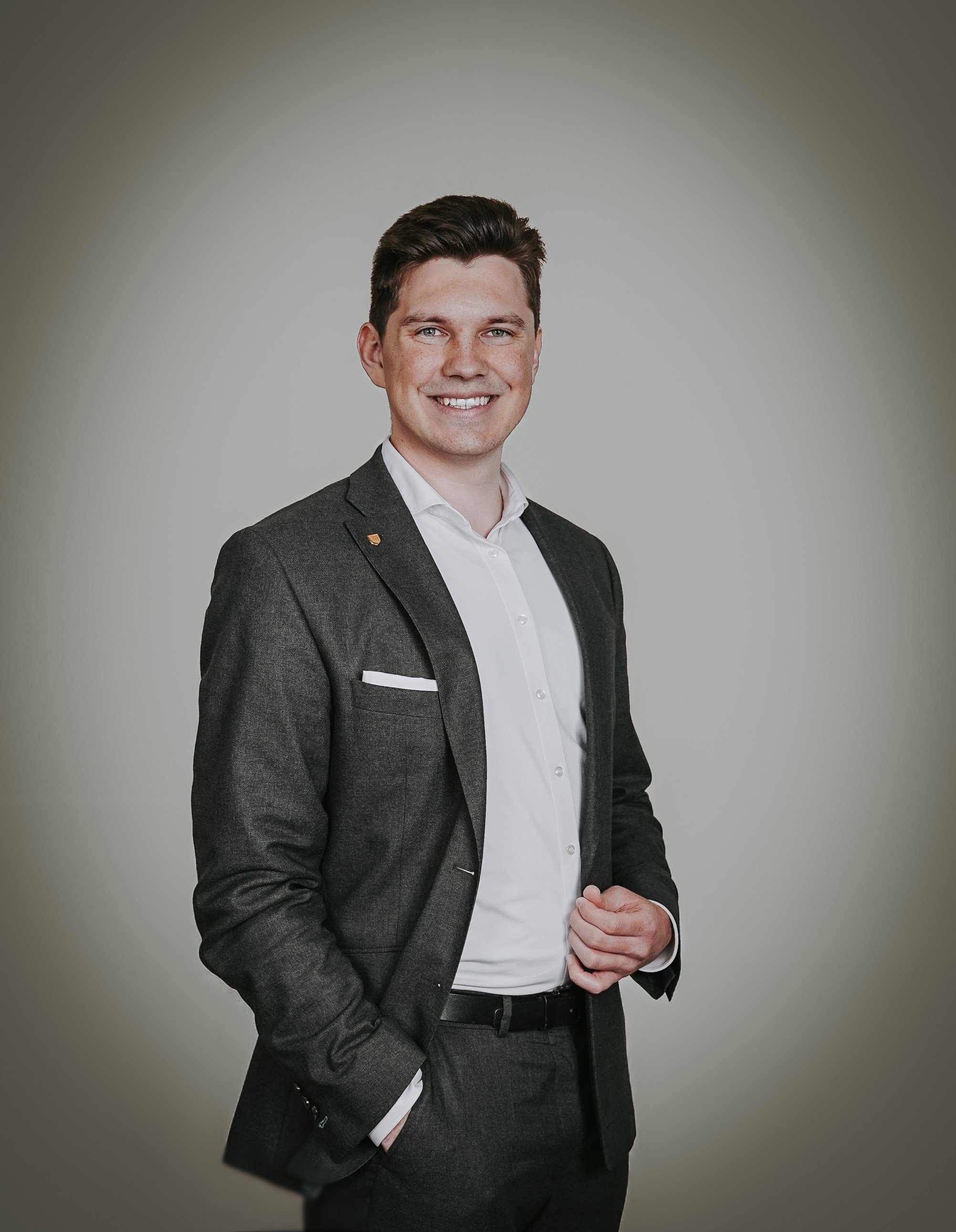 Foto Bei allen Fragen rund um Immobilien helfen wir Ihnen in Zusammenarbeit mit Jannik Voltmer